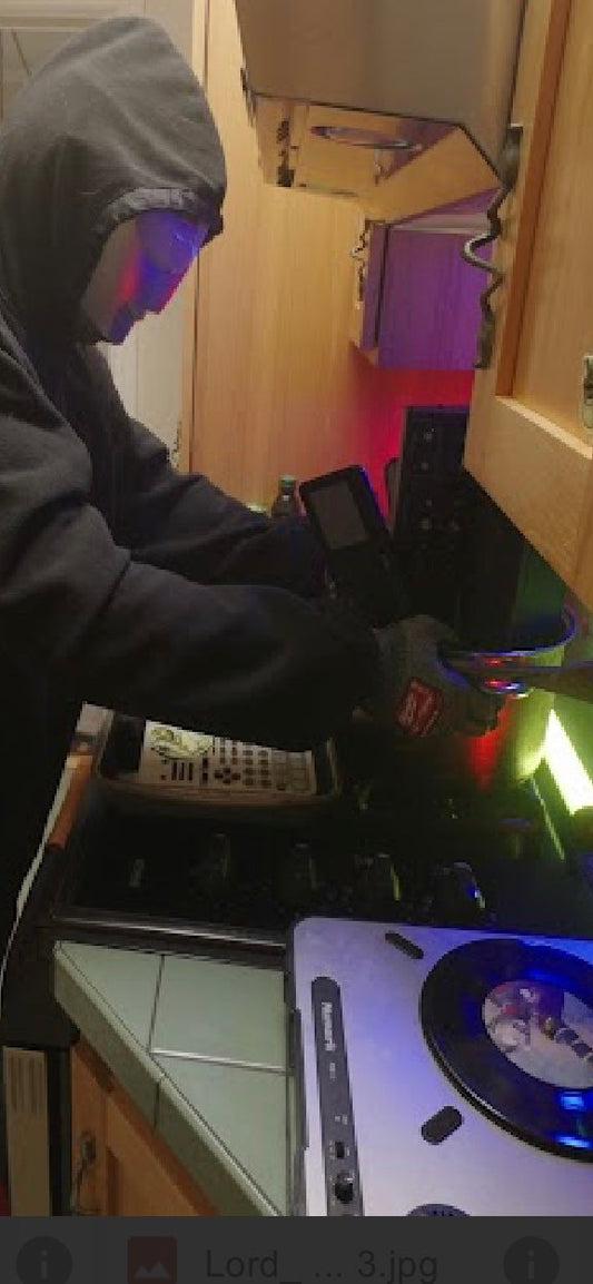 Lord Anzu in the Kitchen